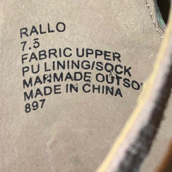 Betsey Johnson Rallo faux suede heels Sz 7.5 ankle strap bows - Picture 6 of 6